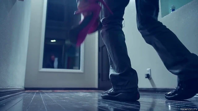 Amanda Expertly Rides His Thick Schlong Up And Down For Pleasure