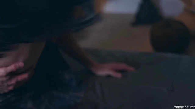 Sizzling Golf Course Turnaround: Shaved Pussy Humps Wildly After Tee Time