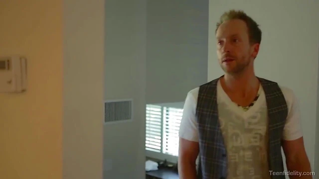 Passionate Brunette Slut Fulfills Her Desires With His Massive Cock