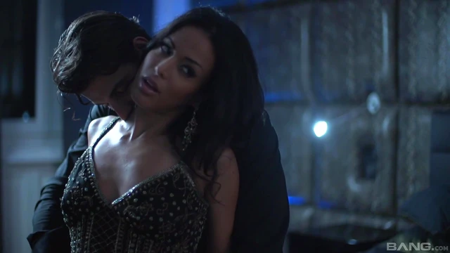 Horny Layla Sin's Insatiable Desire Burns Brightest When Fucking Men Hard