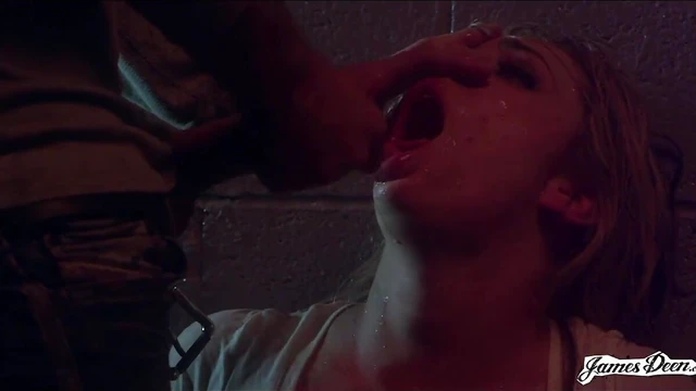 Public Passion: Rough Outdoor Anal Action with Dahlia Sky