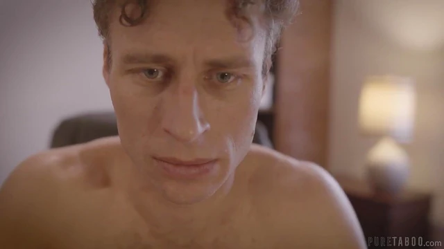 Carolina Sweet Drops Knees for Hot Oral Pleasure Moments